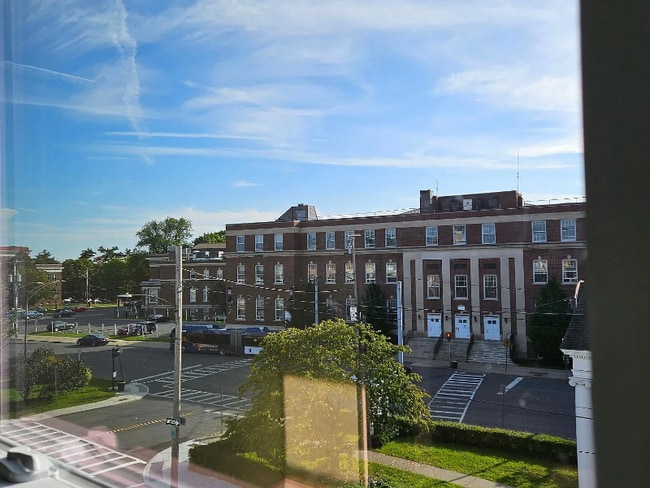 Building Photo - 5 West St