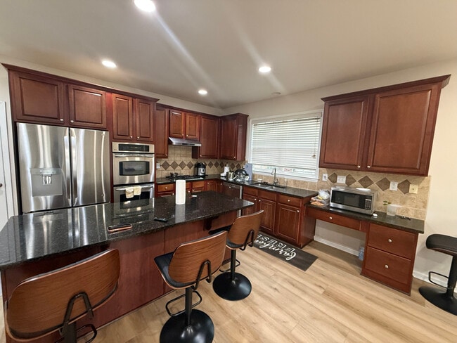 Foto del edificio - 830 Pimlicon Pl