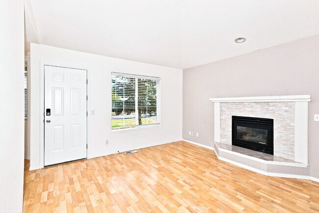 Foto del edificio - Freshly Updated 4BR Home with Fully Fenced Yard in Monroe- Available NOW for RENT!
