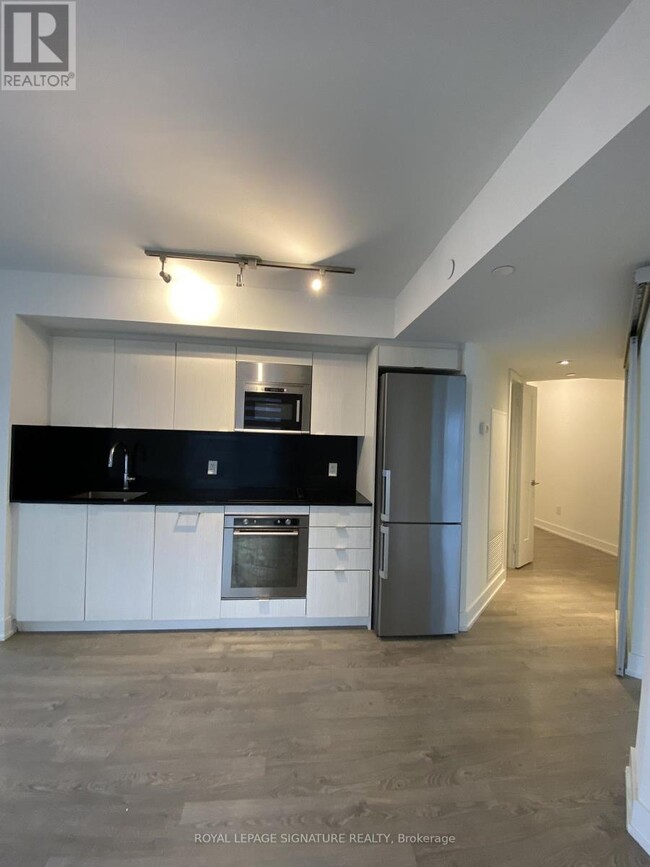 Building Photo - 5 Mabelle Ave