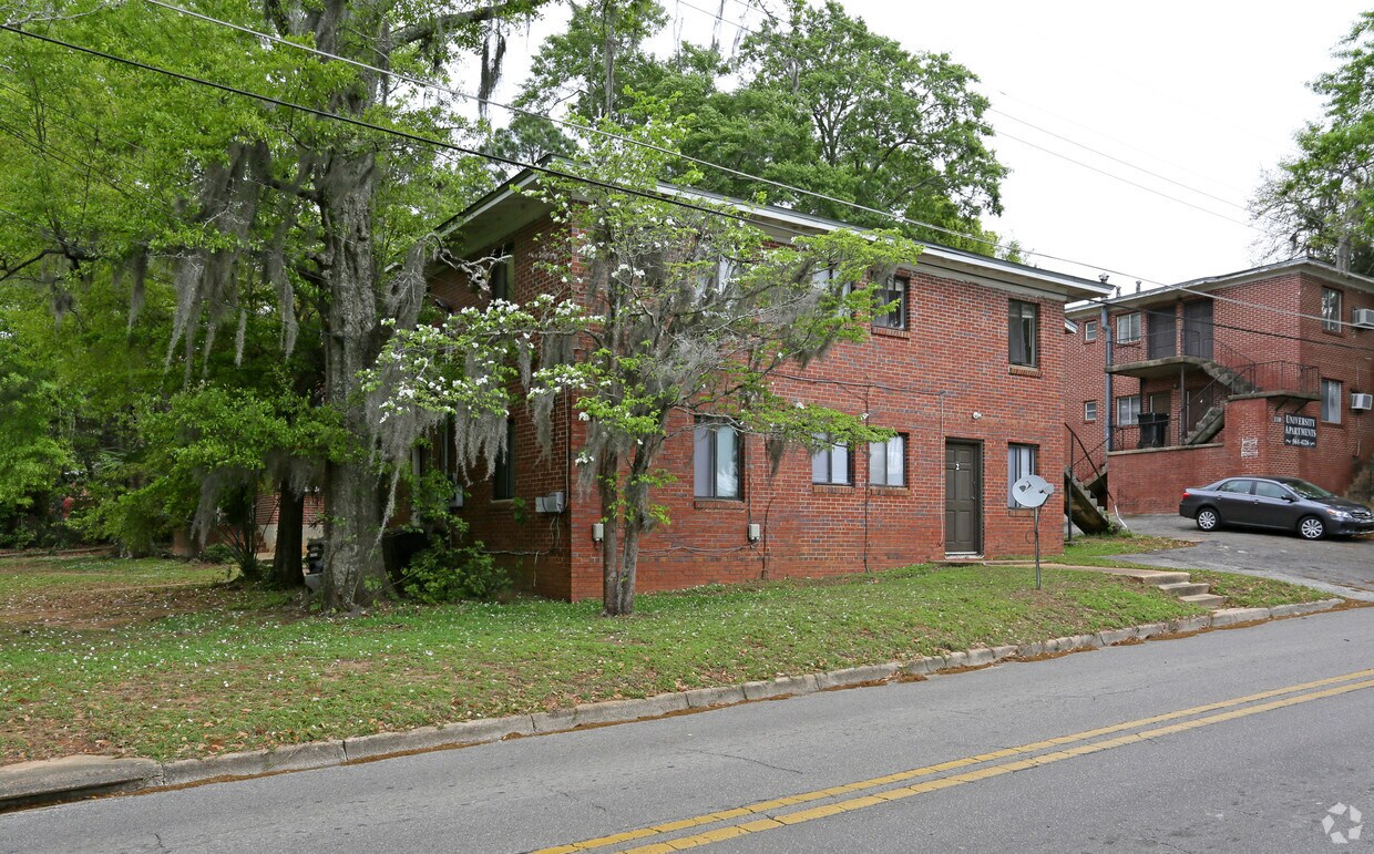 Foto del edificio - University Apartments
