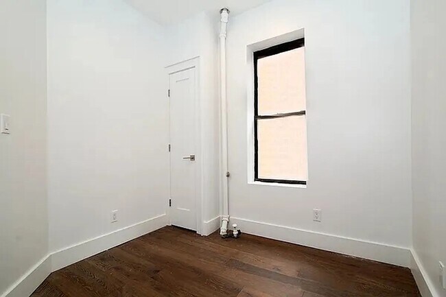 Building Photo - 207 Madison Street