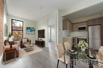 Building Photo - Stunning New Bright 1 Bed w Full Amenities