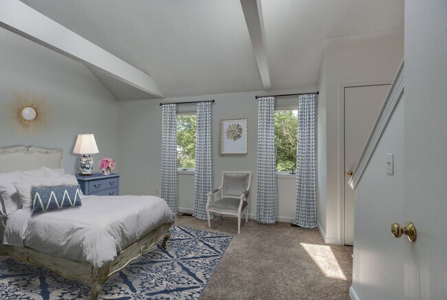 Building Photo - 48 Pleasant Street