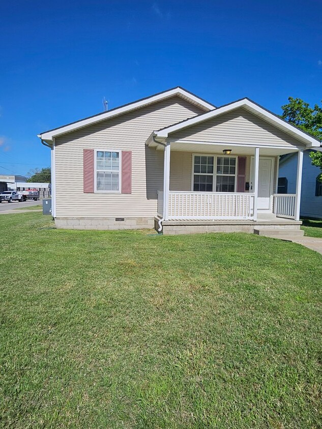 2 Bedroom 2 Bath House! Great Central Loc... - 2 Bedroom 2 Bath House!  Great Central Loc...