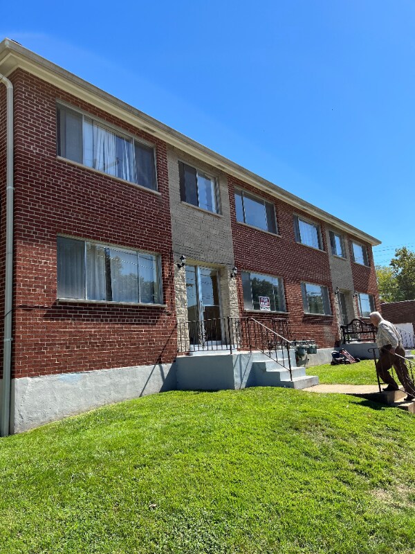 Building Photo - 5300 Macklind Ave