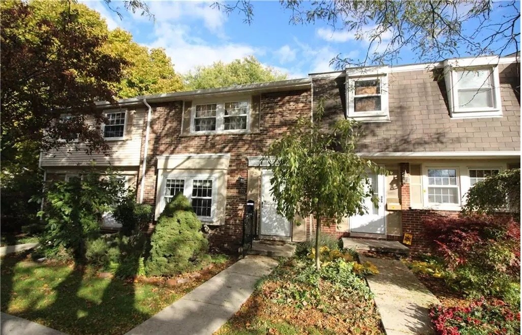 Primary Photo - 1646 Brentwood Dr
