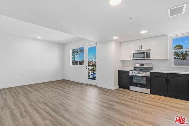 Foto del edificio - 10824 Blix St