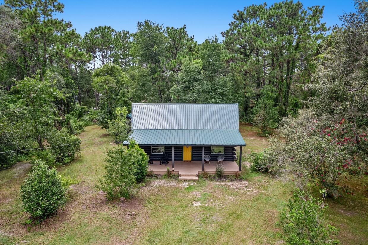 Primary Photo - Enchanting Log Cabin for Lease!