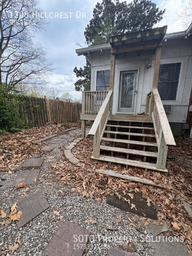 Building Photo - 1208 Hillcrest Dr