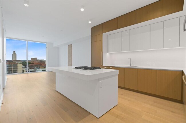 Foto del edificio - 313 W 17th St