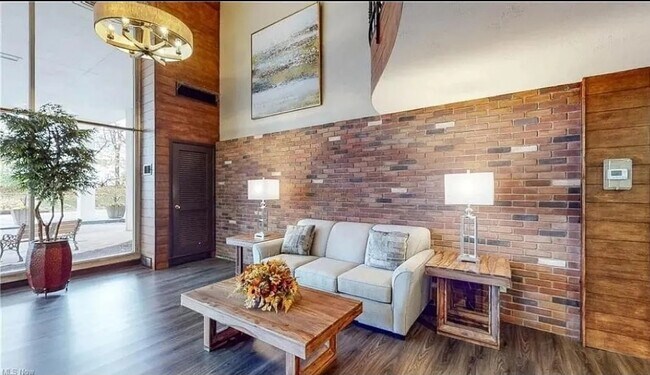 Foto del edificio - 3675 Clague Rd