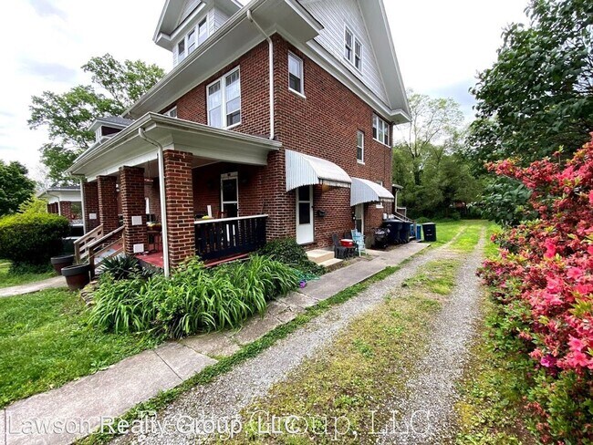 Building Photo - 1806 Stratford Pl SW