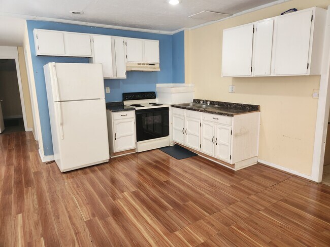 Foto del edificio - 233.5 Porter Ave