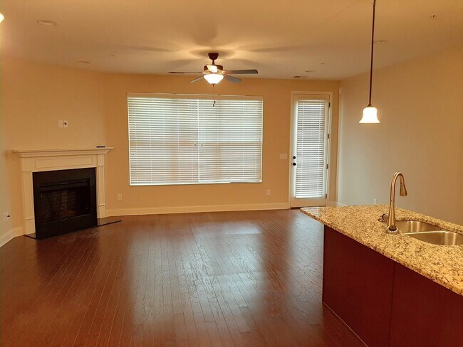 Building Photo - 105 Ambassador Private Cir