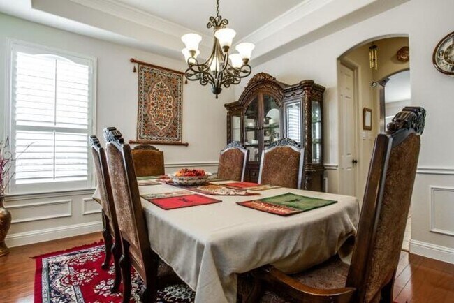 Foto del edificio - Bright and airy living room, fireplace, st...