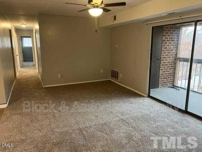 Building Photo - 1281 Schaub Dr