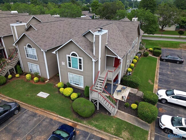 Foto del edificio - 258 Waters Edge Ln