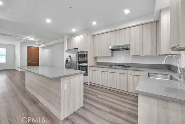 Foto del edificio - 501 W Foothill Blvd