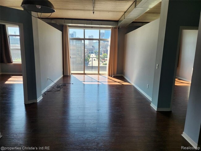 Building Photo - 66 Winder St