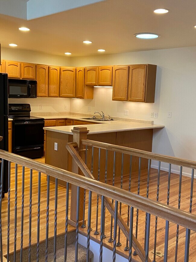 Building Photo - 422 Brandi Ln
