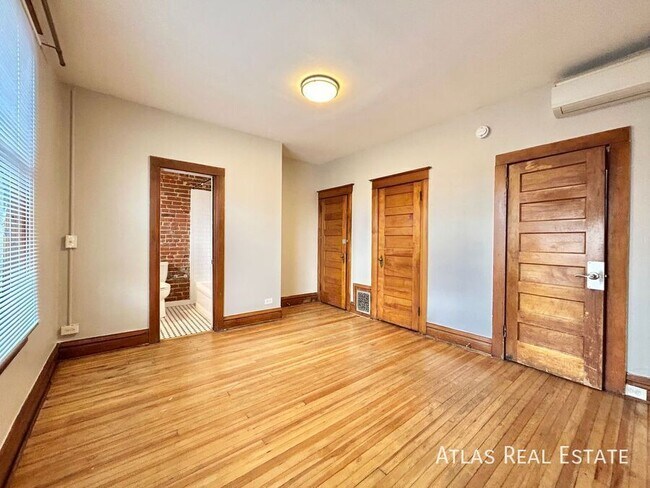 Foto del edificio - 1066 N Clarkson St