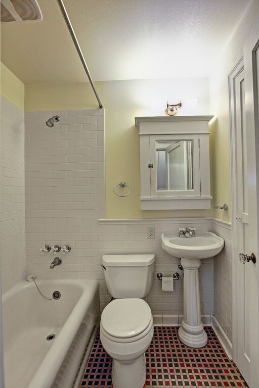 Building Photo - 308 Lee St