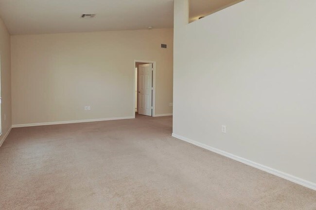 Foto del edificio - 2655 Green Valley Dr