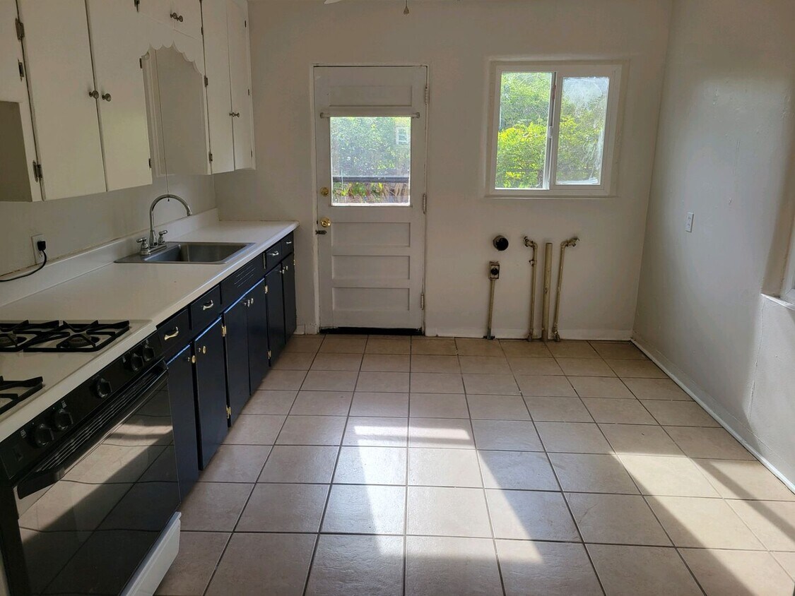 Primary Photo - Anderson Duplex