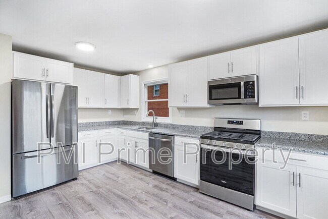 Building Photo - 217 Bathgate Ave