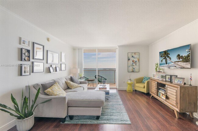 Foto del edificio - 1200 Brickell Bay Dr