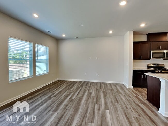 Building Photo - 113 Peebles Dr