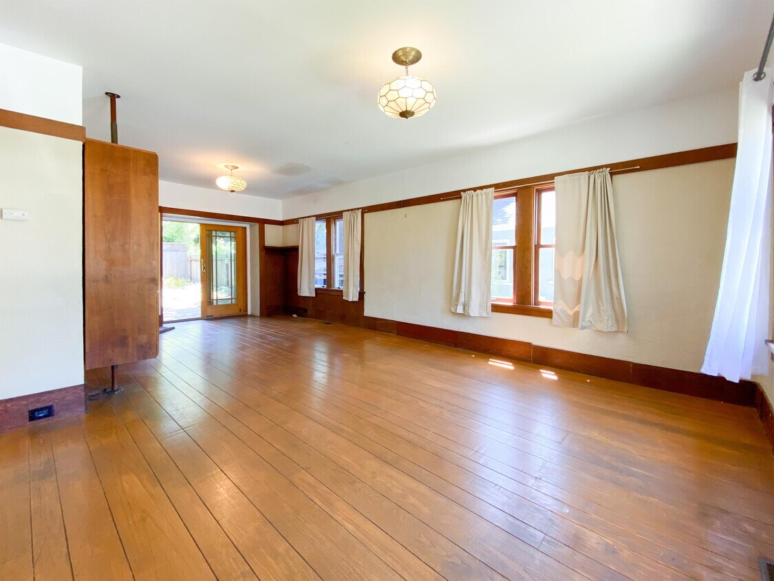 Foto principal - 2705 Walker St