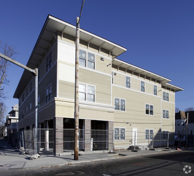 Building Photo - 770 Broad St