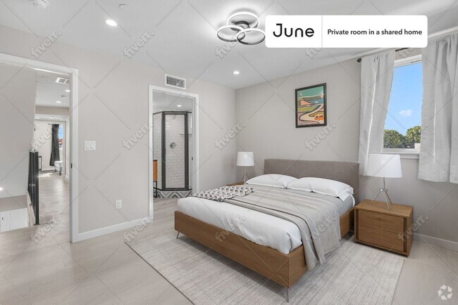 Building Photo - Private bedroom in 5 bed/5 bath Home