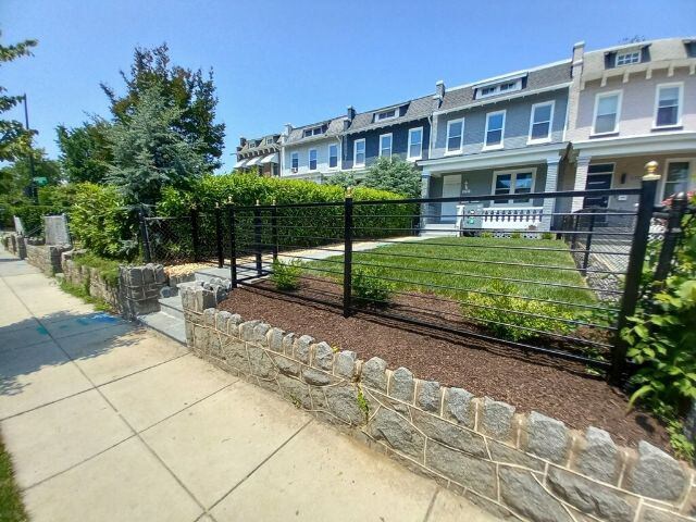 Foto del edificio - 1706 Massachusetts Ave SE