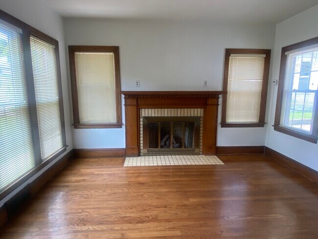 Gas Fireplace - 418 W Main St