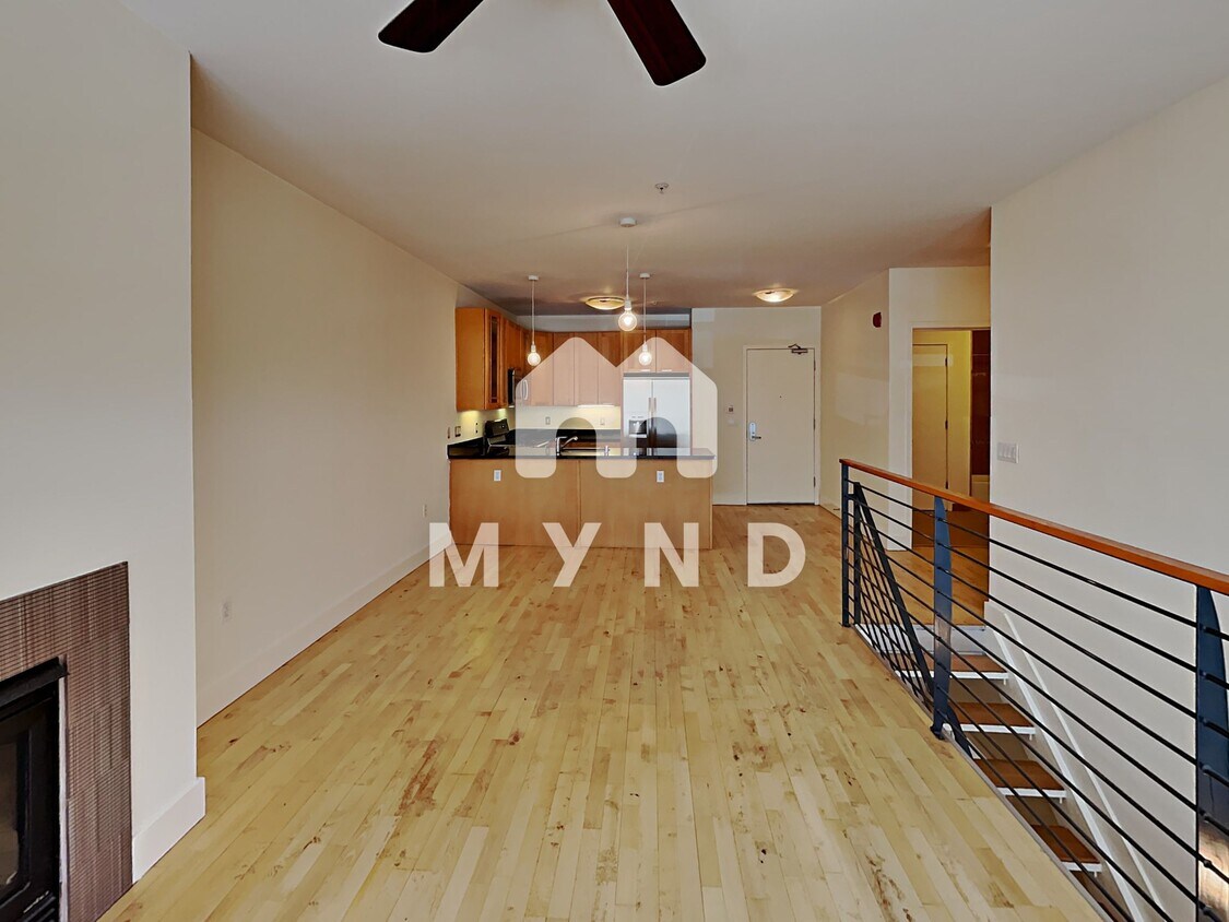 Primary Photo - 2300 Broadway Apt 6