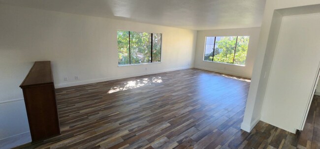 Building Photo - 2140 Bonifacio St