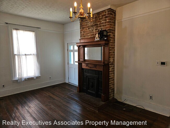 Foto del edificio - 2 br, 1 bath House - 238 Deaderick Avenue