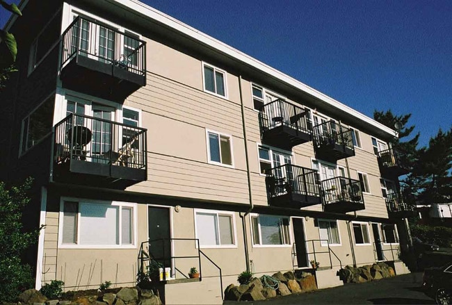 Photo - 2349 W Newton St Apartment