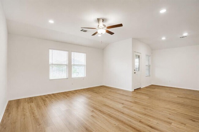Foto del edificio - 525 Sebring Cir