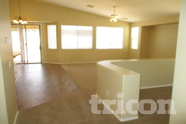 Foto del edificio - 7428 W Pioneer St