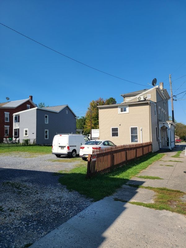 Building Photo - 278 W North St