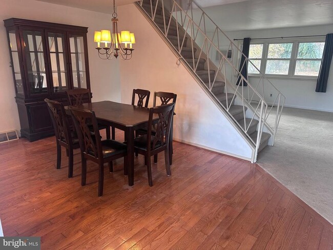 Foto del edificio - 3555 Churchill Ln