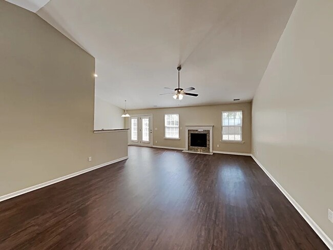 Building Photo - 423 Woodchase Green Dr