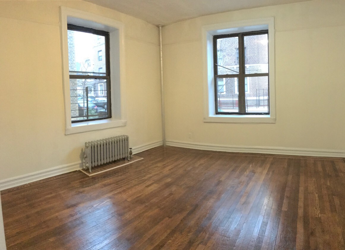 Primary Photo - 2015 Dorchester Rd