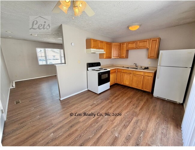 Foto del edificio - 1112 Skylark Dr