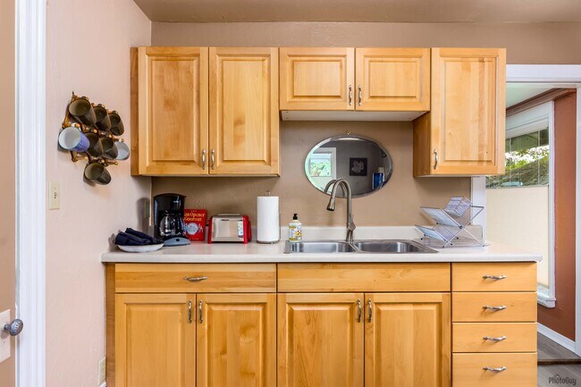 cocina (2) - 1124 Almaden St