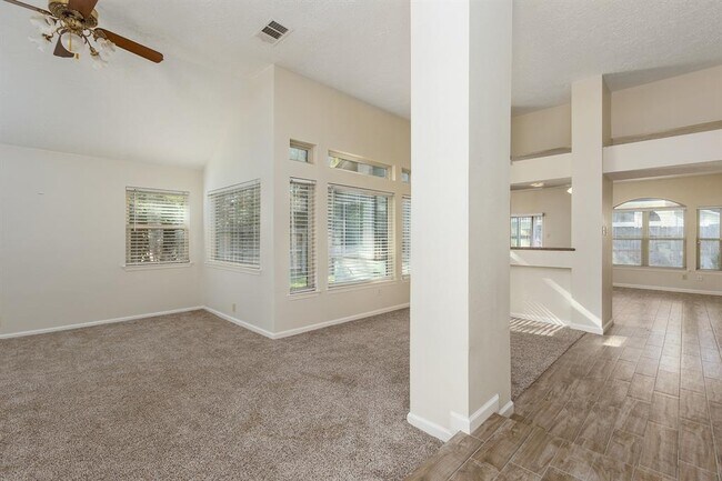 Building Photo - 5415 Haven Oaks Dr